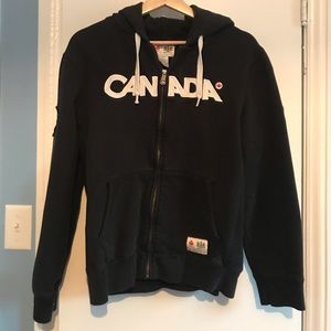 2/30$🌸 Black Canada Hoodie